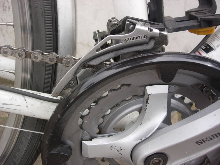 Electric Bike/ Hybrid/ Commuter Bike by Specialized, White, Medium, JUST SERVICED/ CHEAP PRICE!!!