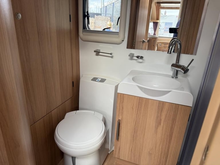 2014 BAILEY UNICORN CADIZ 4 Berth Fixed single beds Motor mover