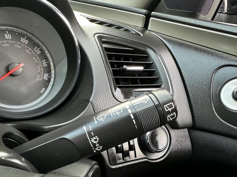 2010 Vauxhall Insignia 2.0 CDTi ecoFLEX Exclusiv Nav Sports Tourer Euro 5 5dr ESTATE Diesel Manual