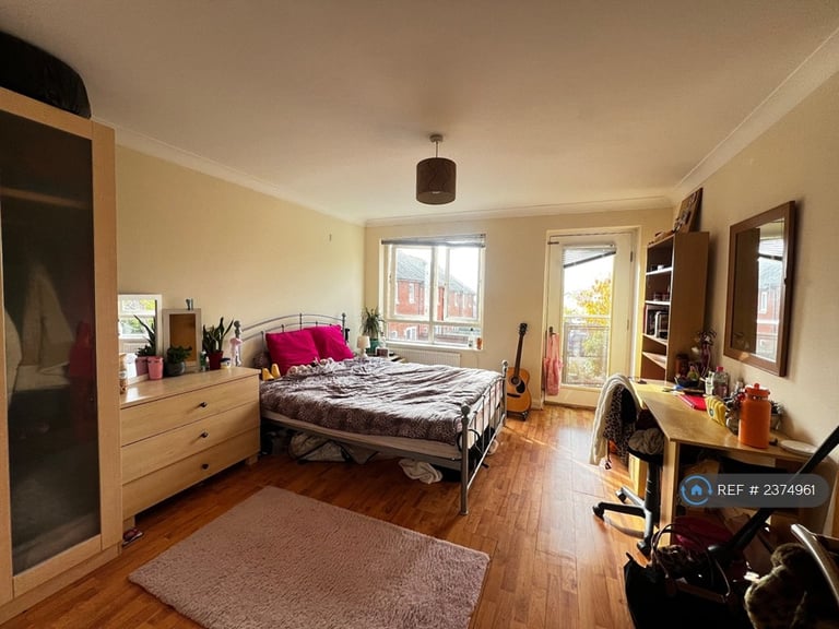 4 bedroom house in Augusta Court, Exeter, EX1 (4 bed) (#2374961)