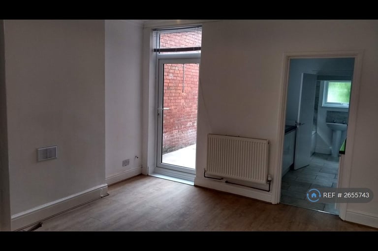 3 bedroom house in Ragdale Road, Nottingham, NG6 (3 bed) (#2655743)