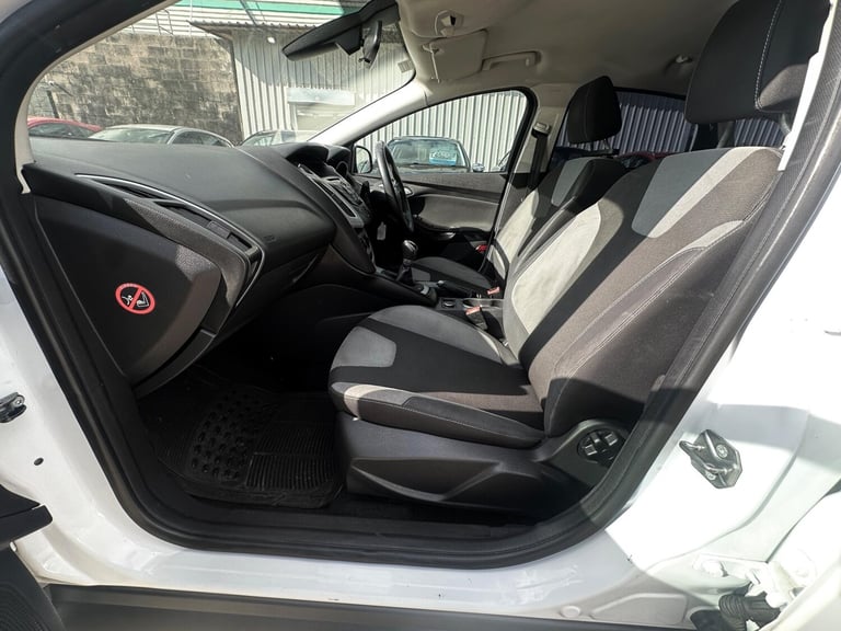  Ford Focus 1.0T EcoBoost Zetec Euro 5 (s/s) 5dr Petrol Manual