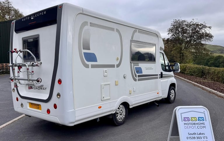 Auto-Sleeper Broadway EK LP 2012 Peugeot Boxer 2.2 FSH 2 berth, End Kitchen