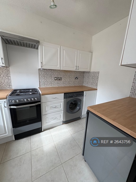 1 bedroom flat in Relko Gardens, Sutton, SM1 (1 bed) (#2643756)