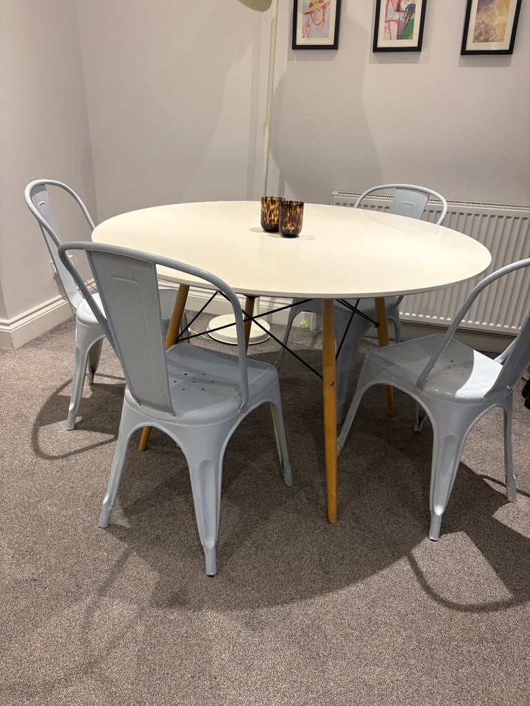White Dining Table with crossed wood legs 