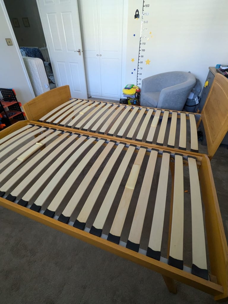 Light Oak Single Bed/Trundle Bed