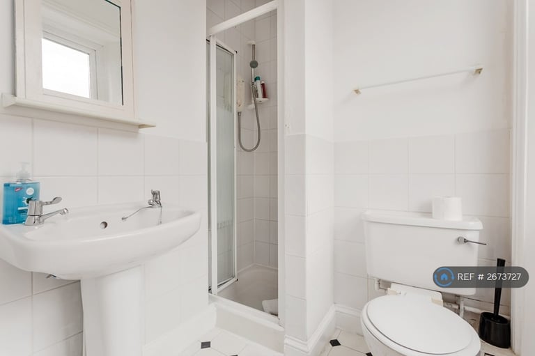 Studio flat in Charleville Rd, London, W14 (#2673727)