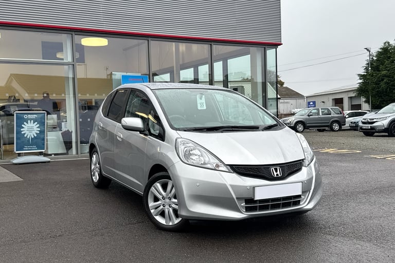 image for 2014 Honda Jazz Es + I-Vtec Cvt Hatchback Petrol Automatic