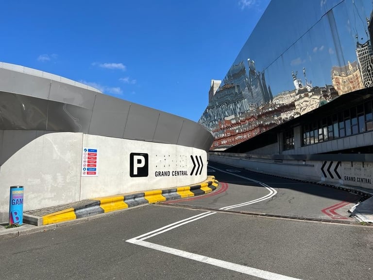 24/7 access covered parking next to ***New St Station/Grand Central*** B2 4BW (5569)