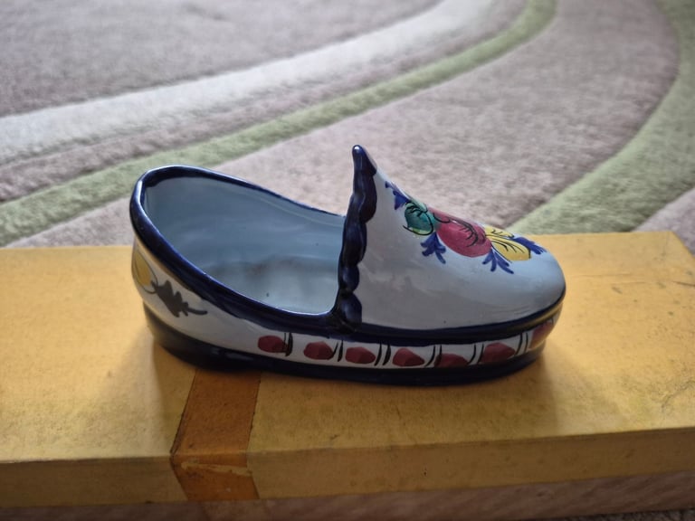 Collectable porcelain shoes x2 