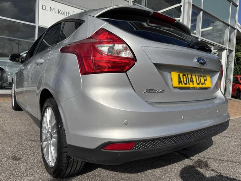 2014 Ford Focus 1.6 125 Zetec Navigator 5dr Powershift HATCHBACK PETROL Automatic