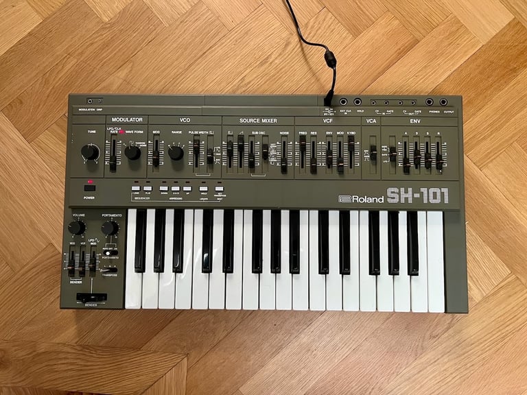 Roland SH-101 Analogue Synthesizer
