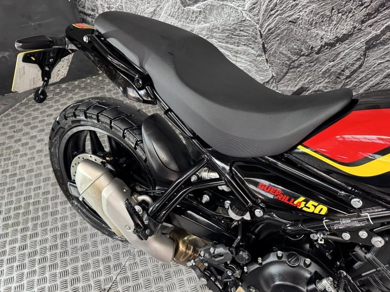ROYAL ENFIELD GUERRILLA 450 2025