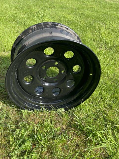 image for set of black steel wheels 16&quot; 114.3 x 5 jeep cherokee