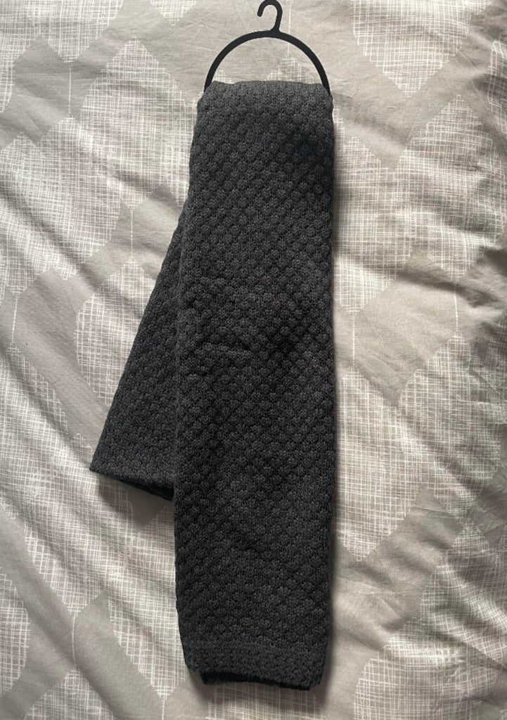 image for BRAND NEW RIVER ISLAND DARK GREY KNITTED WOOL SCARF (MAN BOY TEEN UNISEX)