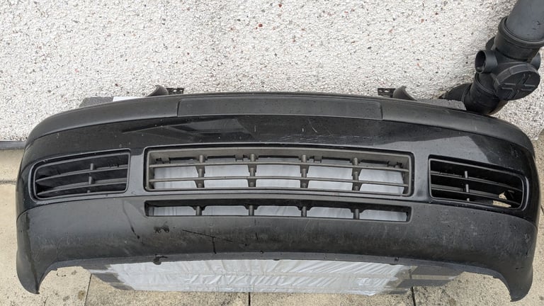 VOLKSWAGEN GOLF Mk4 (1J) 1998-2004 - Front Bumper BLACK