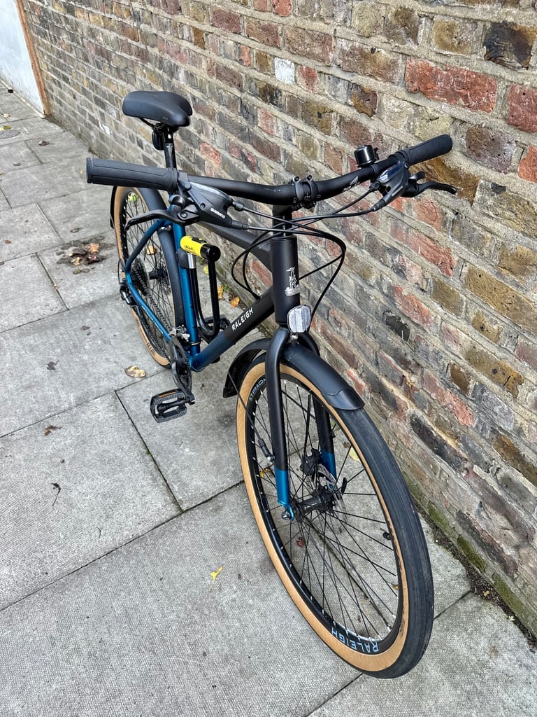 Raleigh Strava City Hybrid Bike - 50cm - Excellent Condition (Original Owner) 