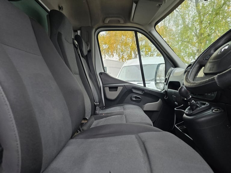 2017 Renault Master 2.3 DCI 145 LUTON CURTAIN SIDE TAIL LIFT CHASSIS CAB Diesel Manual