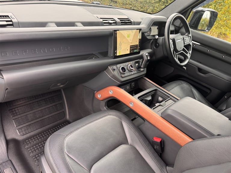 2023 Land Rover Defender 110 D300 HARD TOP X-DYNAMIC HSE COMMERCIAL NO VAT Car Derived Van Diesel...