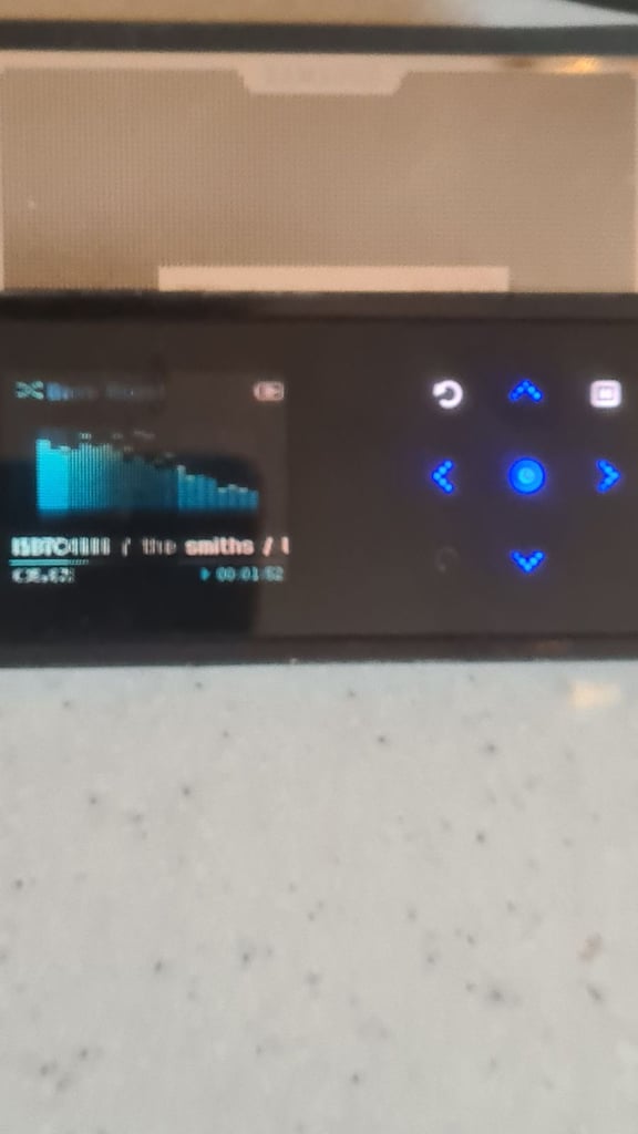 Samsung yp-k5j tilt and slide speaker 4gb mp3 player spares or repair-no sound