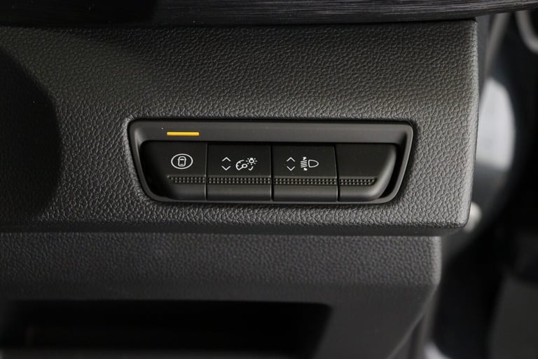 2025 Renault Trafic LL30 Blue dCi 170 ExtraSport[Safety] CrewVan Auto EAG9 Crew Van Diesel Automatic