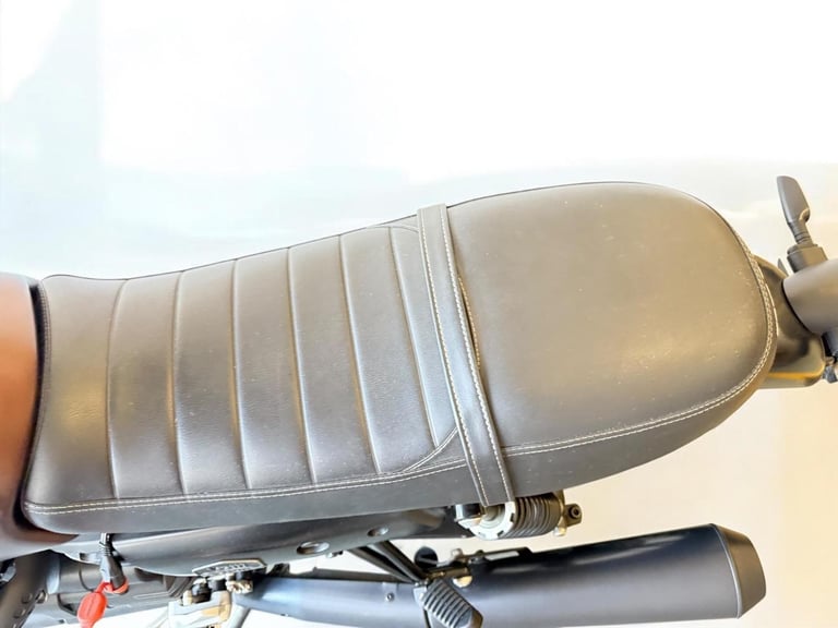 2020 Moto Guzzi V7 744 III Stone Night Pack Euro 4