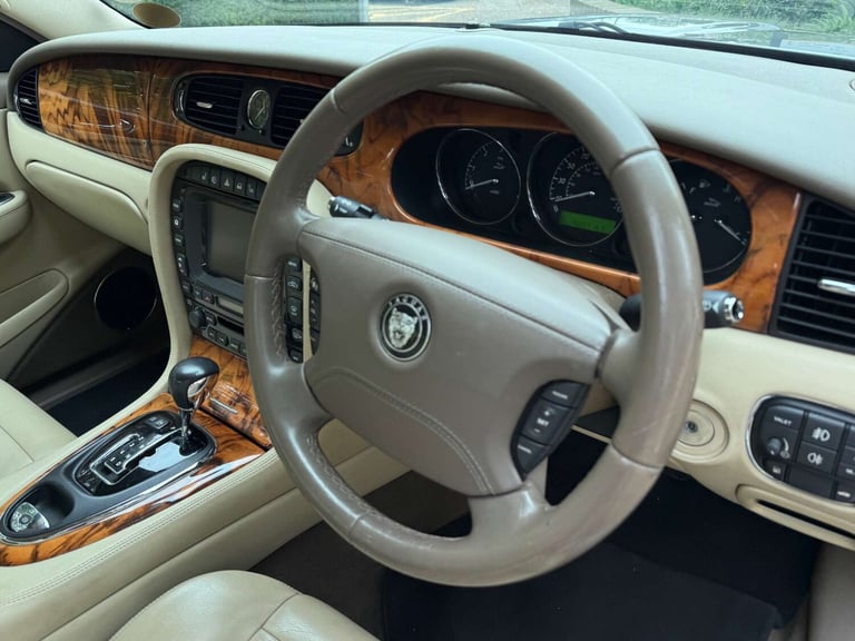 2007 Jaguar XJ 2.7 XJ Executive TDVi Auto 4dr Saloon Diesel Automatic