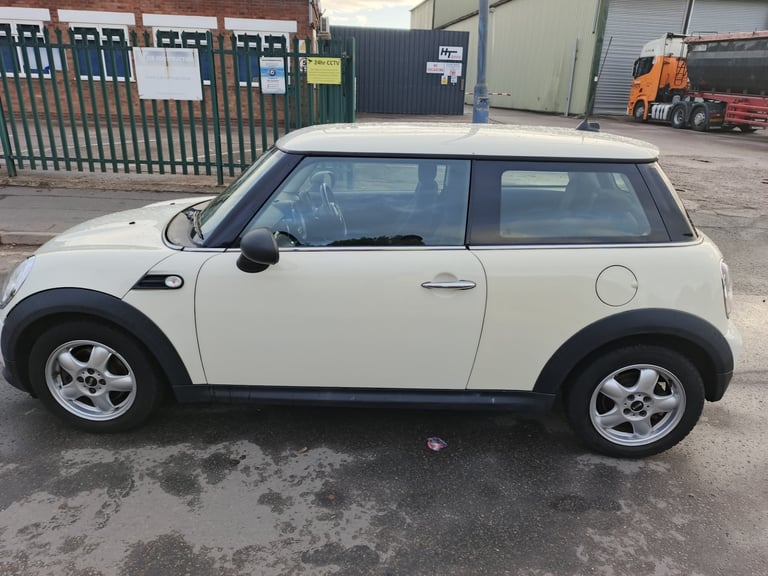 2011 MINI Hatch 1.6 One 3dr HATCHBACK Petrol Manual