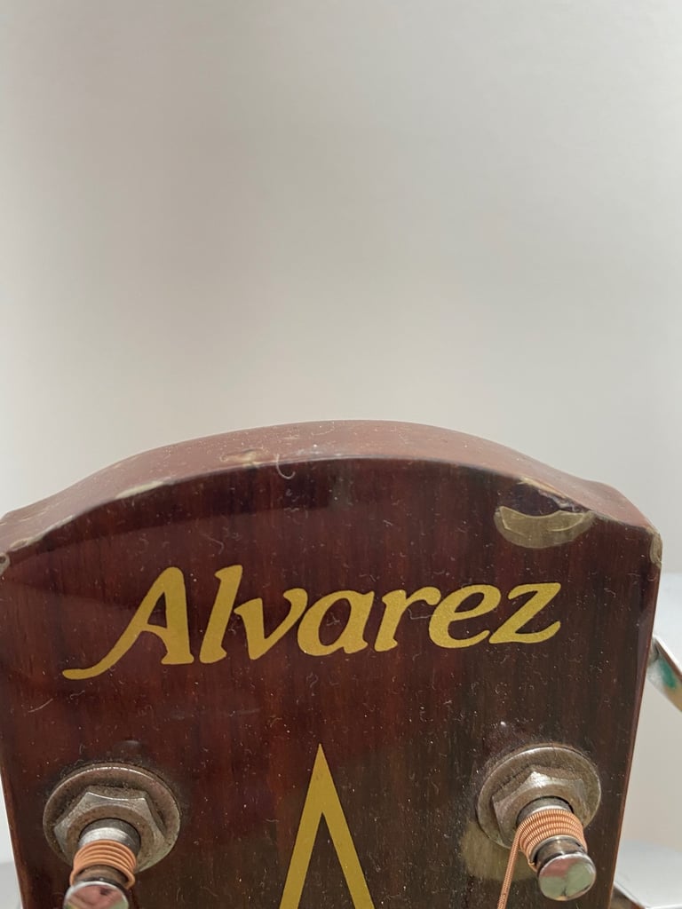 Left-Handed Acoustic Guitar (Alvarez)