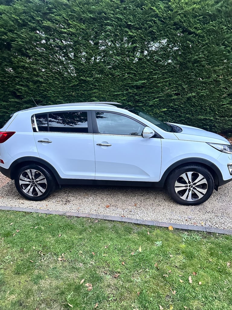 2013 Kia Sportage 1.7 CRDi ISG 3 5dr [Sat Nav] ESTATE Diesel Manual