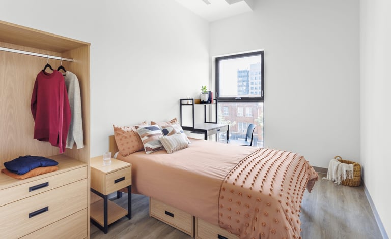 Spacious & Cosy Double Room for Rent AT NG31 7NE