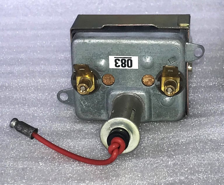 BMC/BRITISH LEYLAND. SQUARE, BATTERY CHARGE INDICATOR FOR 12 VOLT SYSTEM