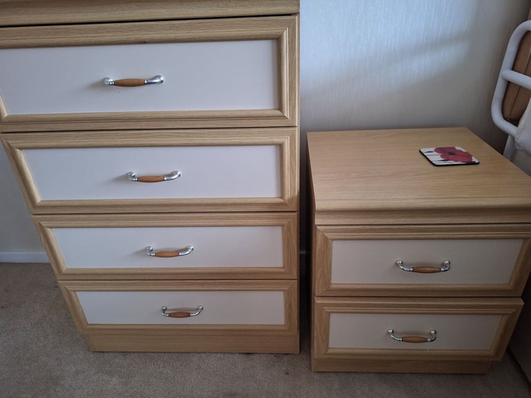 Bedside cabinets 