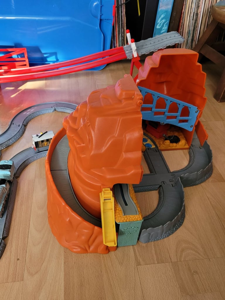 Take Along Thomas & Friends Bundle Includes Sets, Track, Diecast Trains & Friends