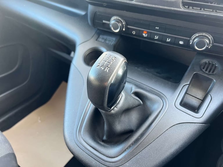 2020 Vauxhall Combo 1.5 Combo 2300 Sportive S/S Panel Van Diesel Manual