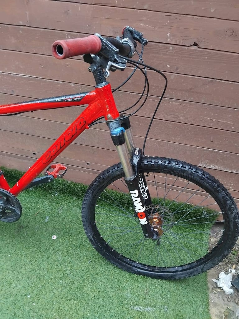 Carrera Vulcan XC Disc Spec mountain bike 26" Hydraulic Disc Brake wheels 19" frame size