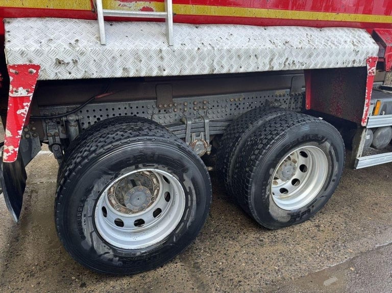 2016 MERCEDES AROCS 3240 8X4 TIPPER