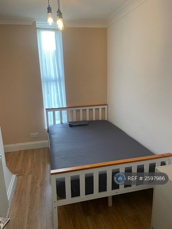 1 bedroom in Viola Close, Basildon, SS15 (#2597986)