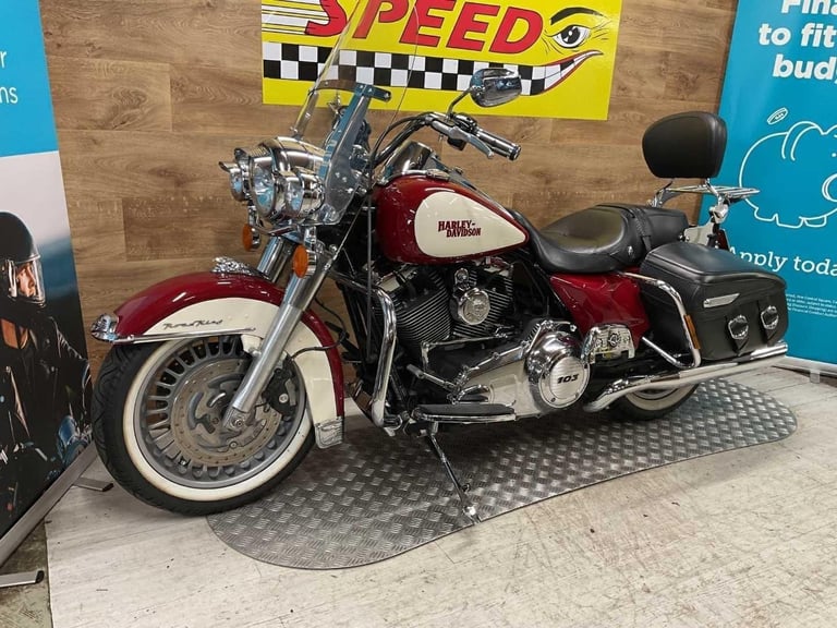 HARLEY-DAVIDSON ROADKING FLHRC