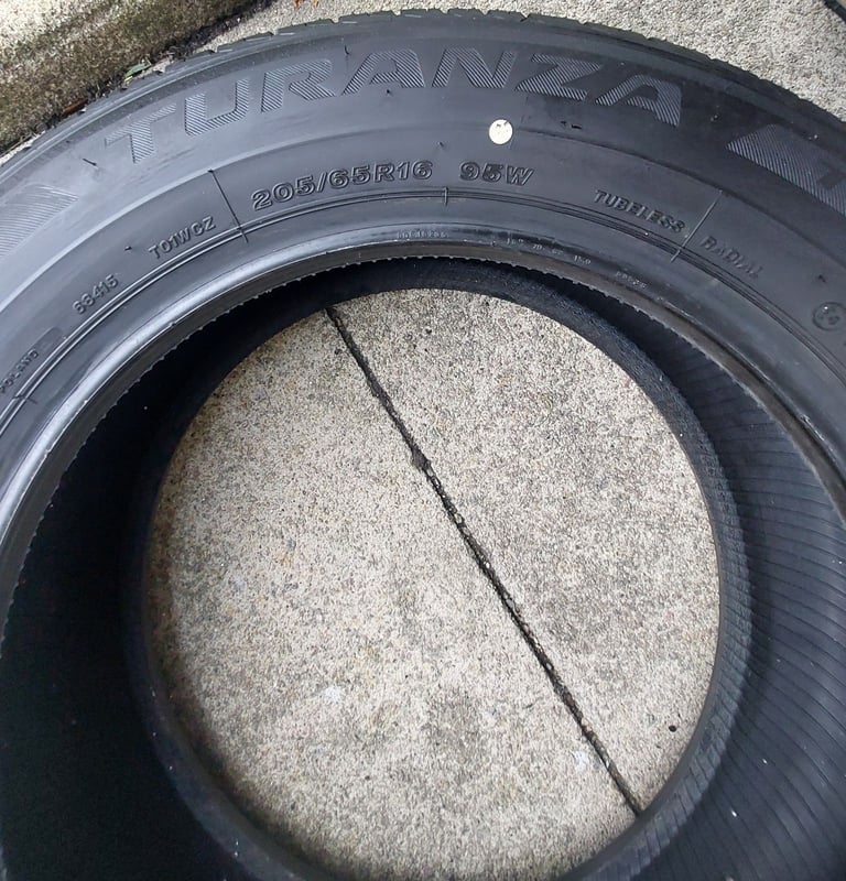 1 Bridgestone Turanza T001 205/65/16 95W Nearly New Tyre with 7mm Tread (£196 New)