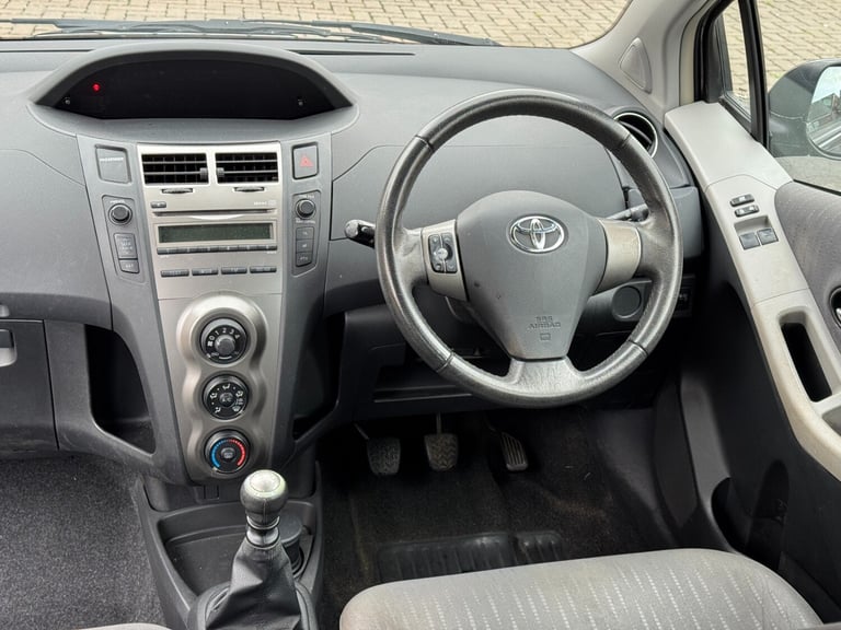 2009 Toyota Yaris 1.33 VVT-i TR 5dr [6] HATCHBACK Petrol Manual