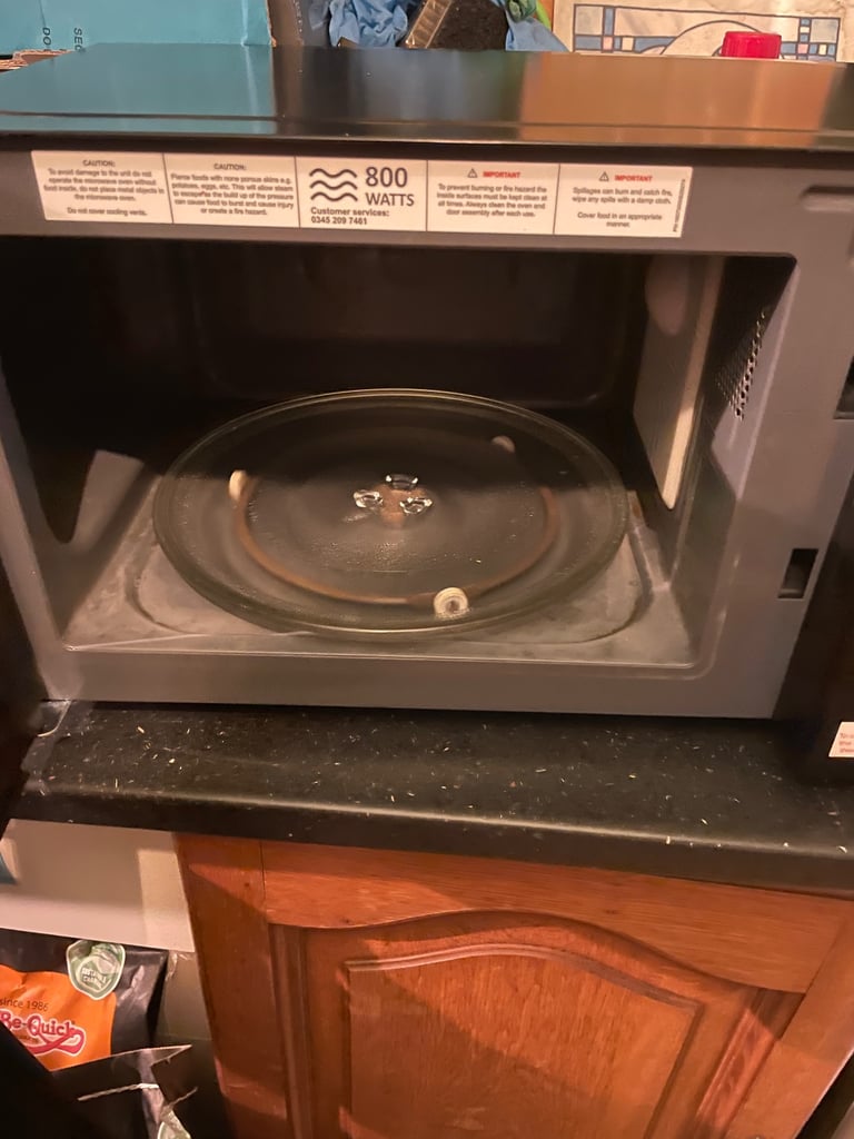 RUSSELL HOBBS MIRCOWAVE