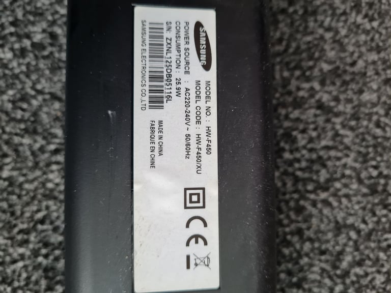 Samsung Sound bar and Subwoofer HWF450 