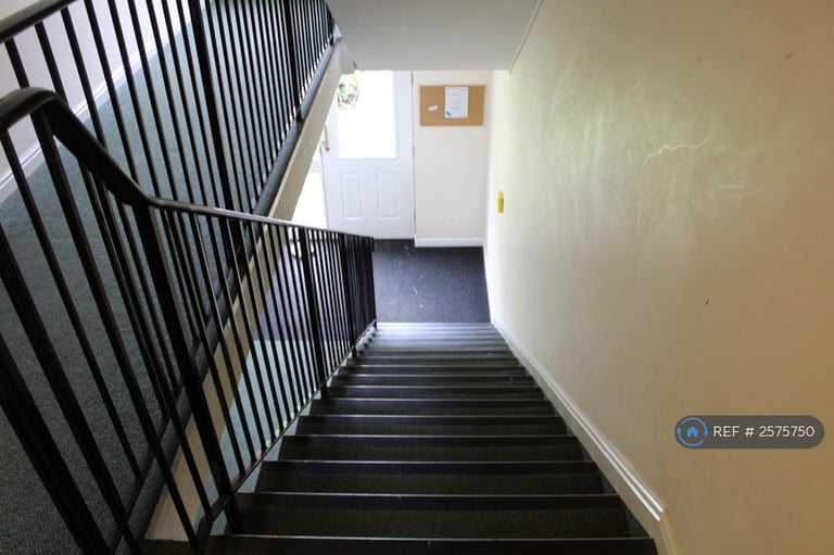 2 bedroom flat in Copperwood Court, Hamilton, ML3 (2 bed) (#2575750)