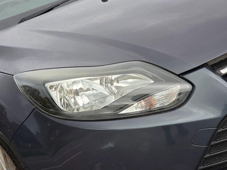 2013 Ford Focus 1.6 TDCi Zetec Euro 5 (s/s) 5dr Hatchback Diesel Manual