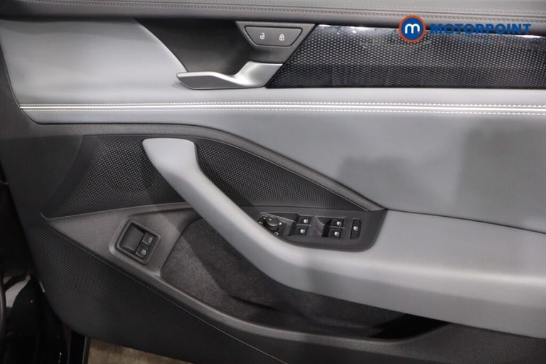 2025 Volkswagen Passat 1.5 TSI eHybrid Life 5dr DSG Estate Hybrid Automatic