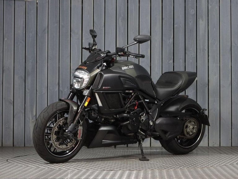 2019 19 DUCATI DIAVEL CARBON