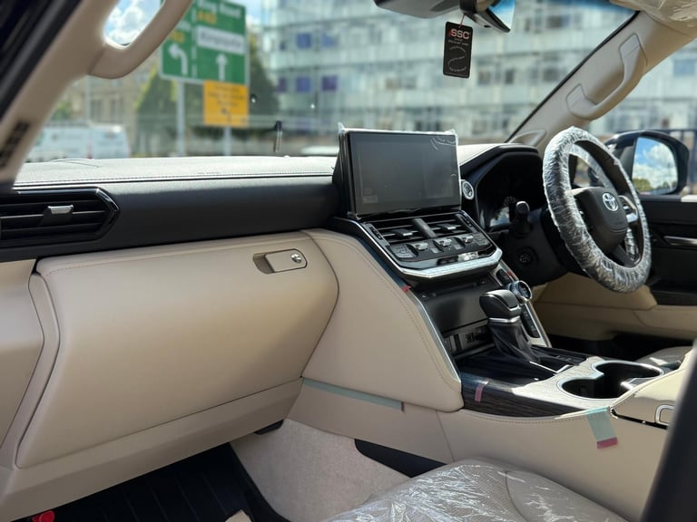 Toyota Land Cruiser 3.5 ZX TWIN TURBO