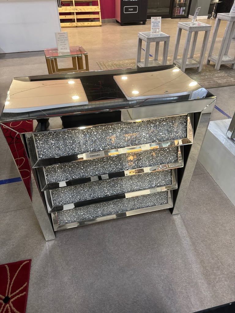 CRUSHED GLASS 4 drawer chest of drawers 