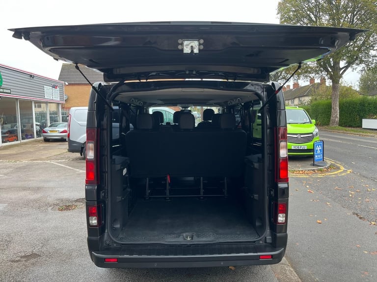 Renault Trafic LL29 Energy dCi 125 Sport Nav 9 Seat LWB Minibus  DIESEL 2016/66